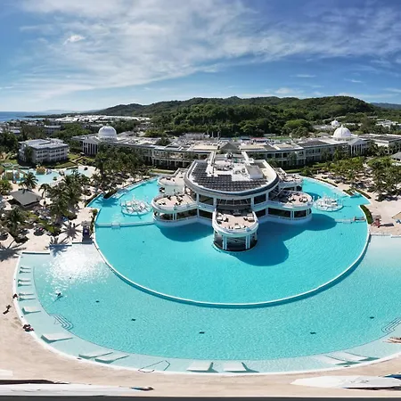 The Signature Level At Grand Palladium Lady Hamilton Resort & Spa-2